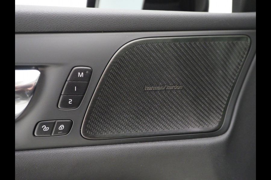 Volvo V60 2.0 T6 Recharge AWD R-Design | Panoramadak | Harman/Kardon | HUD | Pilot Assist | 360 | Keyless | Leder | Carplay