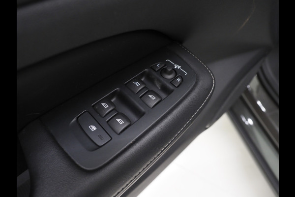 Volvo V60 2.0 T6 Recharge AWD R-Design | Panoramadak | Harman/Kardon | HUD | Pilot Assist | 360 | Keyless | Leder | Carplay