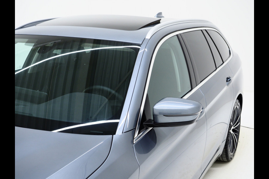 BMW 5 Serie Touring 530e Executive Luxury | Panoramadak | Leder | Camera | Keyless | Sfeerlicht | Virtual | DAB | Carplay