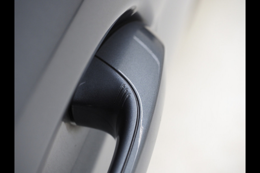 BMW 5 Serie Touring 530e Executive Luxury | Panoramadak | Leder | Camera | Keyless | Sfeerlicht | Virtual | DAB | Carplay