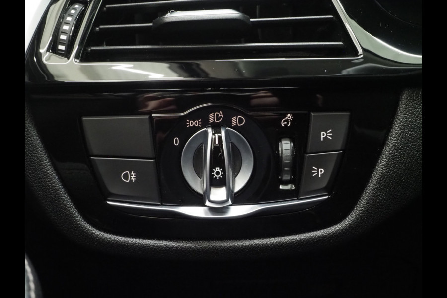 BMW 5 Serie Touring 530e Executive Luxury | Panoramadak | Leder | Camera | Keyless | Sfeerlicht | Virtual | DAB | Carplay