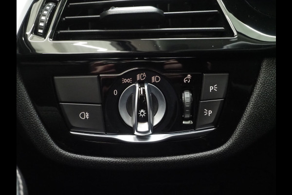 BMW 5 Serie Touring 530e Executive Luxury | Panoramadak | Leder | Camera | Keyless | Sfeerlicht | Virtual | DAB | Carplay