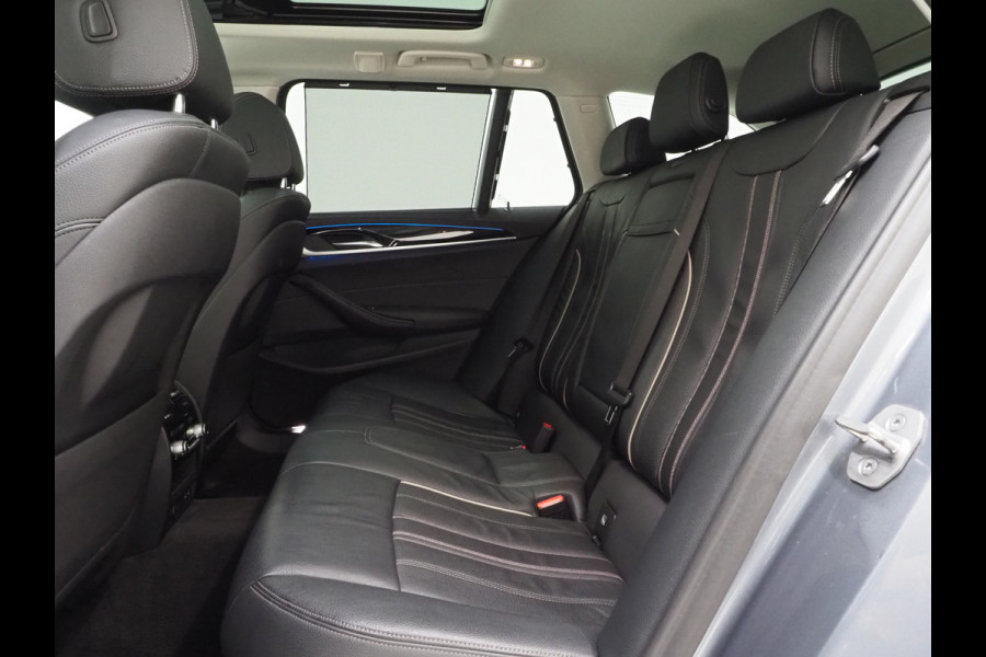 BMW 5 Serie Touring 530e Executive Luxury | Panoramadak | Leder | Camera | Keyless | Sfeerlicht | Virtual | DAB | Carplay