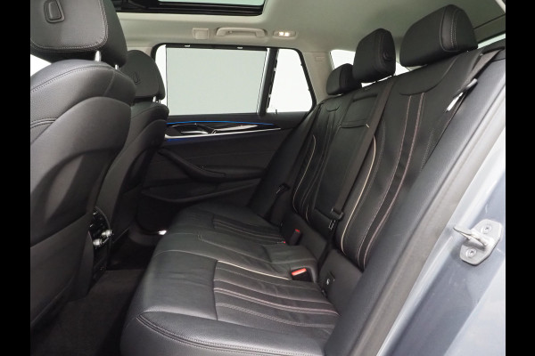 BMW 5 Serie Touring 530e Executive Luxury | Panoramadak | Leder | Camera | Keyless | Sfeerlicht | Virtual | DAB | Carplay