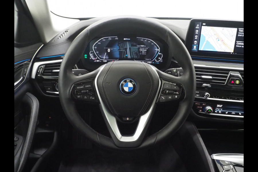 BMW 5 Serie Touring 530e Executive Luxury | Panoramadak | Leder | Camera | Keyless | Sfeerlicht | Virtual | DAB | Carplay