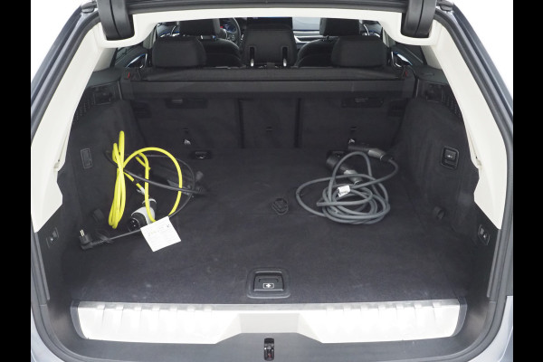 BMW 5 Serie Touring 530e Executive Luxury | Panoramadak | Leder | Camera | Keyless | Sfeerlicht | Virtual | DAB | Carplay