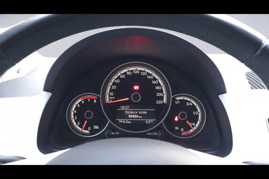 Volkswagen up! 1.0 BMT up! beats | Stoelverwarming | Parkeersensoren | Airco
