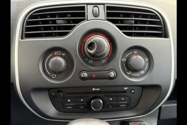 Renault Kangoo Z.E. Dealeronderhouden SOH 92% Airco Cruise control Navigatie Radio/CD Parkeersensoren achter Schuifdeur rechts