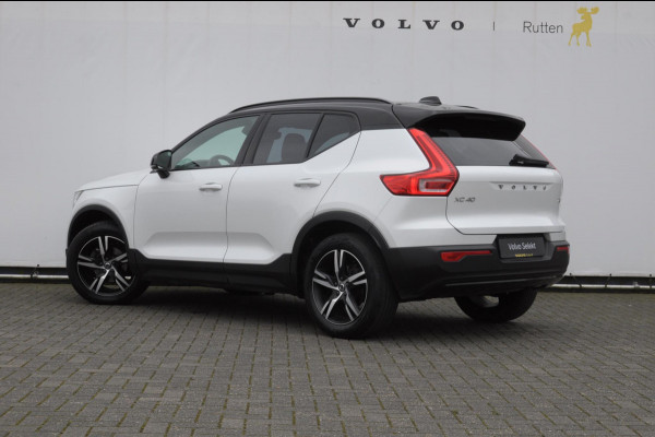 Volvo XC40 T3 163PK Automaat R-Design Adaptieve cruise control / Leder met alcantara bekleding / Parkeersensoren met camera / Trekhaak / stoel - en stuurverwarming / Apple carplay