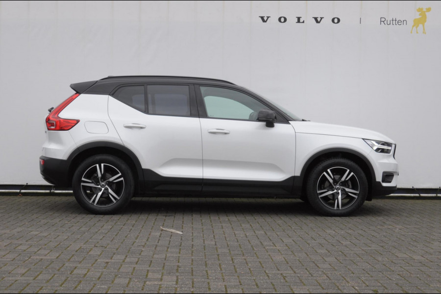 Volvo XC40 T3 163PK Automaat R-Design Adaptieve cruise control / Leder met alcantara bekleding / Parkeersensoren met camera / Trekhaak / stoel - en stuurverwarming / Apple carplay