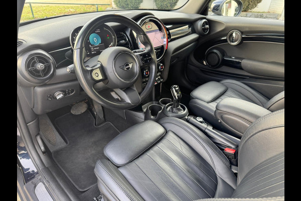 MINI Cabrio 1.5 Cooper MINI Yours NAVIGATIE Camera Climaat Control Neem contact op en we maken een afspraak!