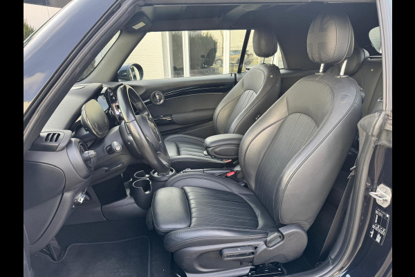 MINI Cabrio 1.5 Cooper MINI Yours NAVIGATIE Camera Climaat Control Neem contact op en we maken een afspraak!