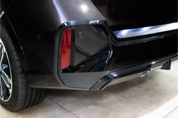 BMW X1 xDrive30e M-Sport 326PK | Pano | Harman/Kardon | HUD | Sfeer | Keyless | Massage VOL! 12 MND Garantie