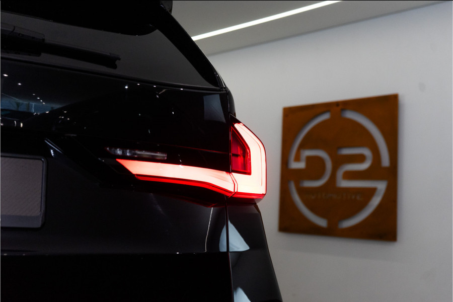 BMW X1 xDrive30e M-Sport 326PK | Pano | Harman/Kardon | HUD | Sfeer | Keyless | Massage VOL! 12 MND Garantie