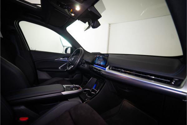 BMW X1 xDrive30e M-Sport 326PK | Pano | Harman/Kardon | HUD | Sfeer | Keyless | Massage VOL! 12 MND Garantie