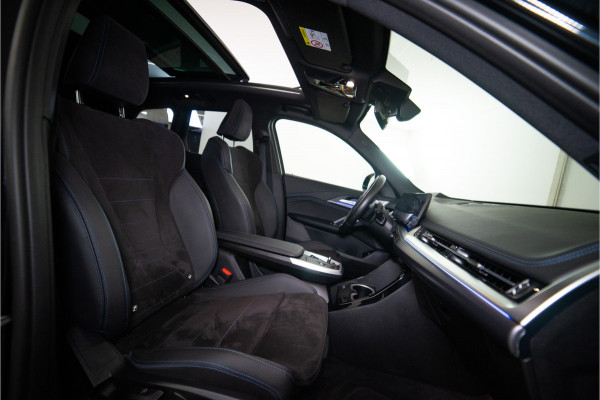 BMW X1 xDrive30e M-Sport 326PK | Pano | Harman/Kardon | HUD | Sfeer | Keyless | Massage VOL! 12 MND Garantie
