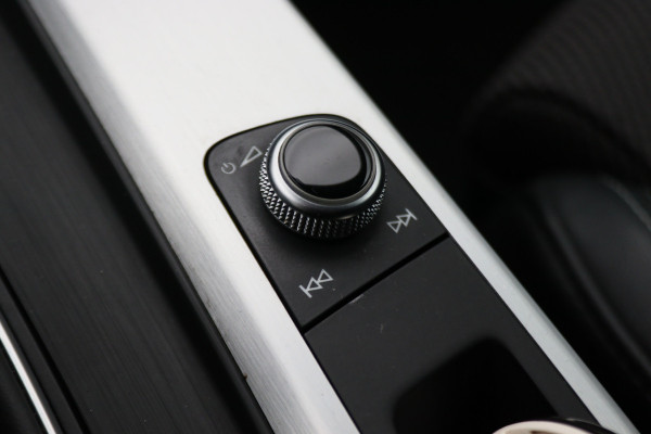 Audi A4 Avant 35 TFSI Sport S line edition 2x S-Line, LED, Navigatie, Climate, PDC, 18"