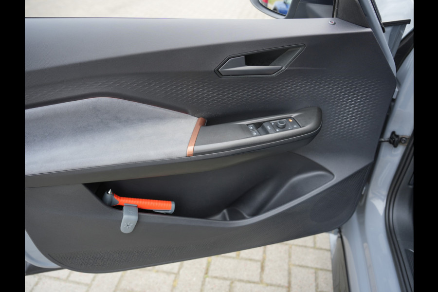 CUPRA Born Performance One 62 kWh SOH 93% | Apple Carplay/Android Auto | Stoel&stuur verwarmd |