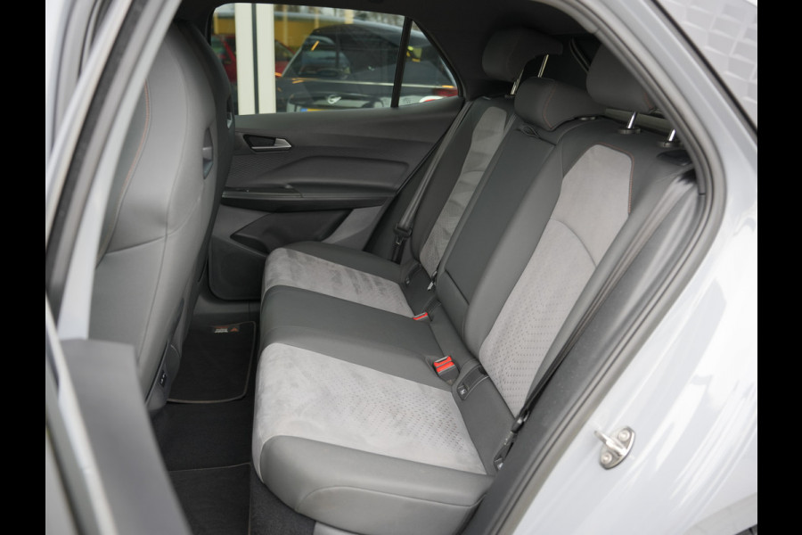 CUPRA Born Performance One 62 kWh SOH 93% | Apple Carplay/Android Auto | Stoel&stuur verwarmd |