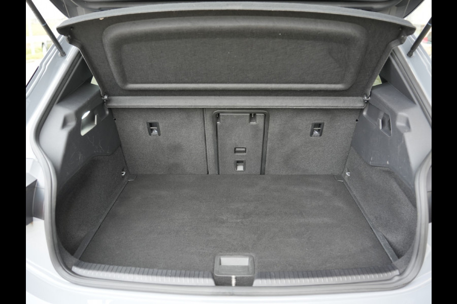 CUPRA Born Performance One 62 kWh SOH 93% | Apple Carplay/Android Auto | Stoel&stuur verwarmd |