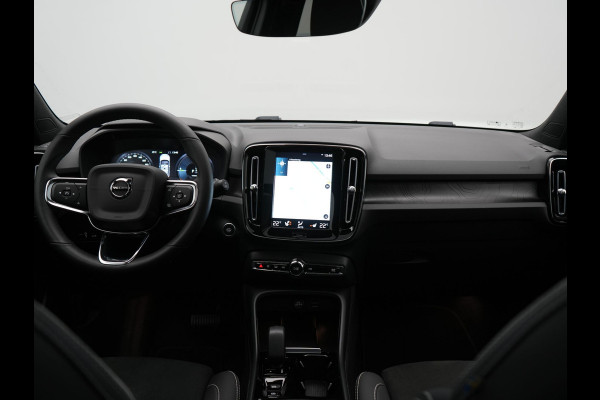 Volvo XC40 T5 Ultimate Dark Plug In Hybrid 263pk Dealer O.H. PHEV | Panodak | Adaptive Cruise | 360 Camera | Harman / Kardon | Alcantara Sportstoelen Memory & Verwarmd | Stuur Verwarmd | Apple Carplay | Keyless | Virtual | Navigatie | DAB |