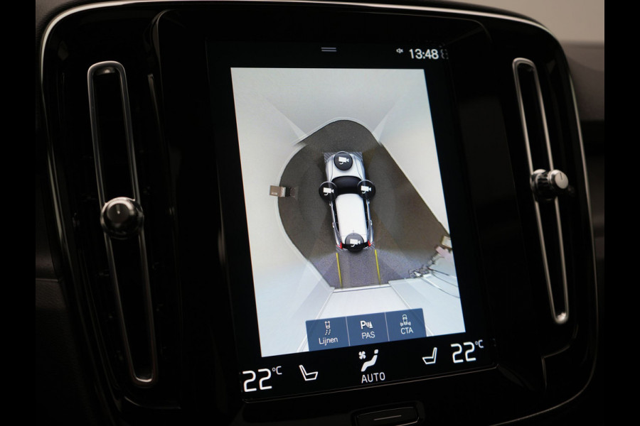 Volvo XC40 T5 Ultimate Dark Plug In Hybrid 263pk Dealer O.H. PHEV | Panodak | Adaptive Cruise | 360 Camera | Harman / Kardon | Alcantara Sportstoelen Memory & Verwarmd | Stuur Verwarmd | Apple Carplay | Keyless | Virtual | Navigatie | DAB |