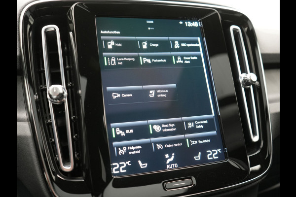Volvo XC40 T5 Ultimate Dark Plug In Hybrid 263pk Dealer O.H. PHEV | Panodak | Adaptive Cruise | 360 Camera | Harman / Kardon | Alcantara Sportstoelen Memory & Verwarmd | Stuur Verwarmd | Apple Carplay | Keyless | Virtual | Navigatie | DAB |