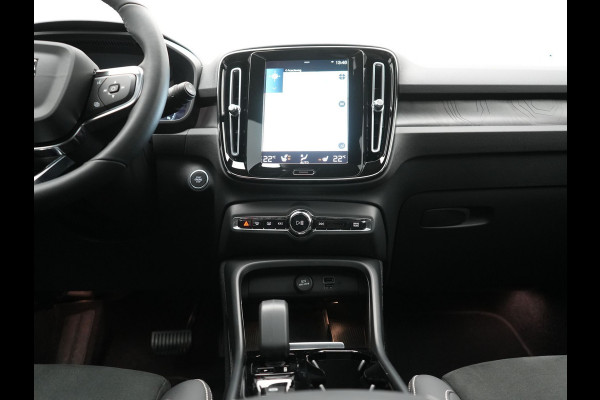 Volvo XC40 T5 Ultimate Dark Plug In Hybrid 263pk Dealer O.H. PHEV | Panodak | Adaptive Cruise | 360 Camera | Harman / Kardon | Alcantara Sportstoelen Memory & Verwarmd | Stuur Verwarmd | Apple Carplay | Keyless | Virtual | Navigatie | DAB |