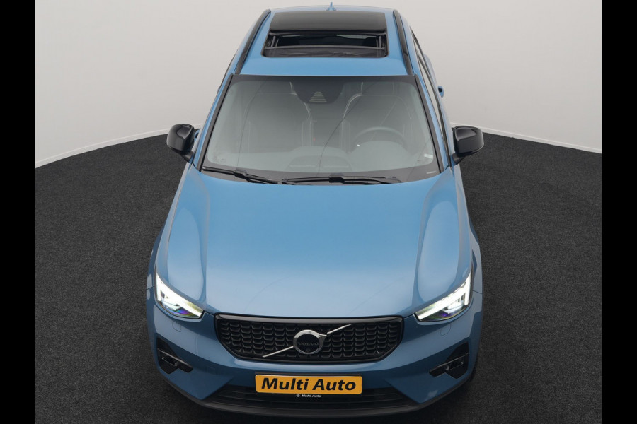 Volvo XC40 T5 Ultimate Dark Plug In Hybrid 263pk Dealer O.H. PHEV | Panodak | Adaptive Cruise | 360 Camera | Harman / Kardon | Alcantara Sportstoelen Memory & Verwarmd | Stuur Verwarmd | Apple Carplay | Keyless | Virtual | Navigatie | DAB |