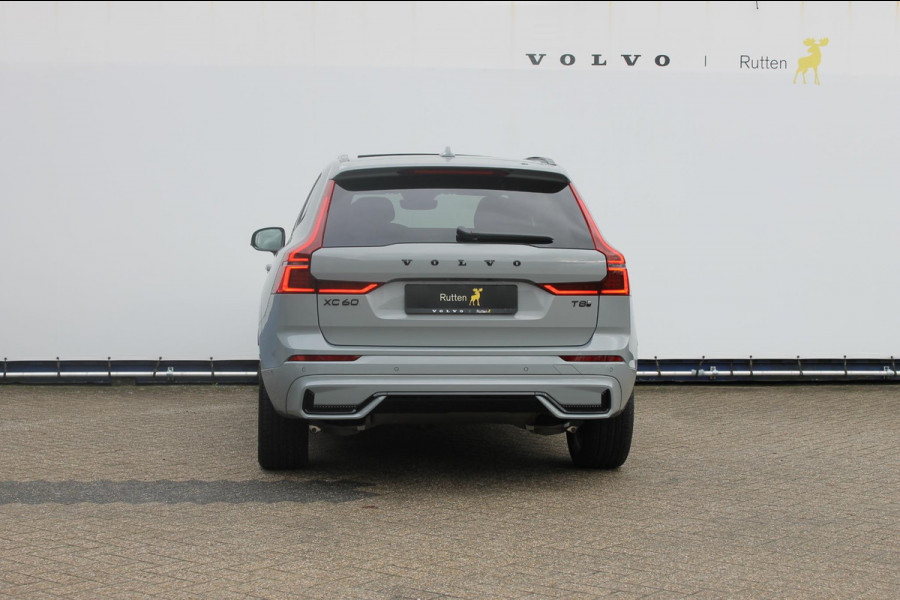 Volvo XC60 T8 455PK Automaat AWD Ultra Black Edition 360 graden camera / Head-up display / Panoramisch schuif-kanteldak / 21" lichtmetalen velgen / Extra getinte ramen vanaf de B-stijl