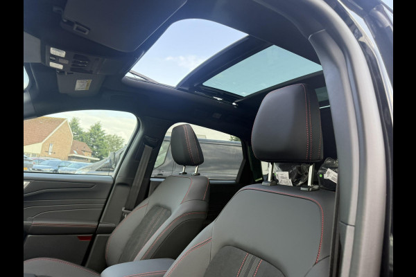 Ford Kuga 2.5 PHEV ST-Line X 243pk | Driver Assistance Pack | Black Package | Panoramadak | Winterpack | Adaptieve Matrix LED koplampen met Coast to Coast | Wegklapbare Trekhaak | AGR Stoelen
