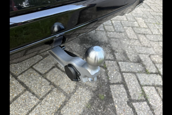 Ford Kuga 2.5 PHEV ST-Line X 243pk | Driver Assistance Pack | Black Package | Panoramadak | Winterpack | Adaptieve Matrix LED koplampen met Coast to Coast | Wegklapbare Trekhaak | AGR Stoelen