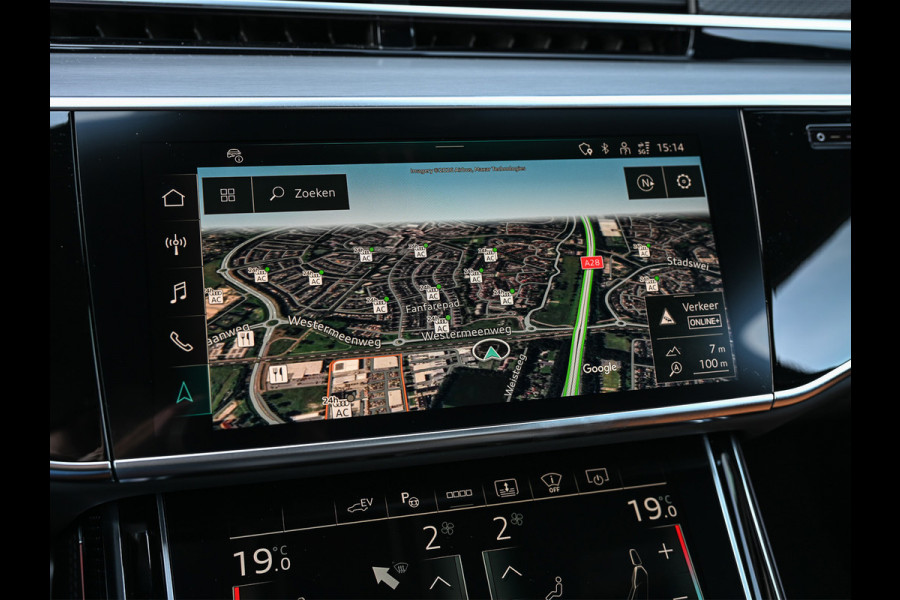 Audi A8 60 TFSI e quattro 463PK S-Line B&O Advanced | Head-Up Display | Achteras besturing | Panorama dak | Trekhaak | Soft-Close | Alcantara hemel bekleding | Carbon inleg | 360 Camera | Standkachel | Adaptive Cruise Control