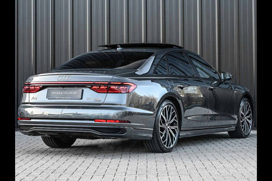 Audi A8 60 TFSI e quattro 463PK S-Line B&O Advanced | Head-Up Display | Achteras besturing | Panorama dak | Trekhaak | Soft-Close | Alcantara hemel bekleding | Carbon inleg | 360 Camera | Standkachel | Adaptive Cruise Control