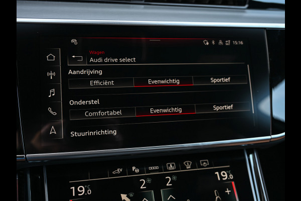 Audi A8 60 TFSI e quattro 463PK S-Line B&O Advanced | Head-Up Display | Achteras besturing | Panorama dak | Trekhaak | Soft-Close | Alcantara hemel bekleding | Carbon inleg | 360 Camera | Standkachel | Adaptive Cruise Control