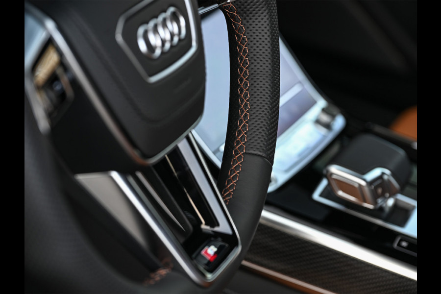 Audi A8 60 TFSI e quattro 463PK S-Line B&O Advanced | Head-Up Display | Achteras besturing | Panorama dak | Trekhaak | Soft-Close | Alcantara hemel bekleding | Carbon inleg | 360 Camera | Standkachel | Adaptive Cruise Control