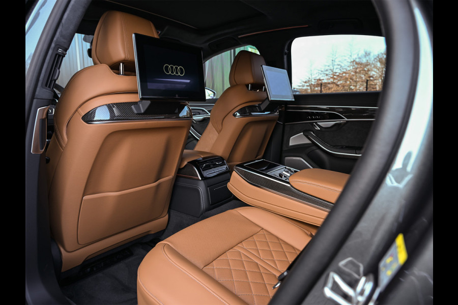 Audi A8 60 TFSI e quattro 463PK S-Line B&O Advanced | Head-Up Display | Achteras besturing | Panorama dak | Trekhaak | Soft-Close | Alcantara hemel bekleding | Carbon inleg | 360 Camera | Standkachel | Adaptive Cruise Control
