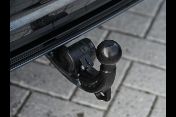 Audi A8 60 TFSI e quattro 463PK S-Line B&O Advanced | Head-Up Display | Achteras besturing | Panorama dak | Trekhaak | Soft-Close | Alcantara hemel bekleding | Carbon inleg | 360 Camera | Standkachel | Adaptive Cruise Control