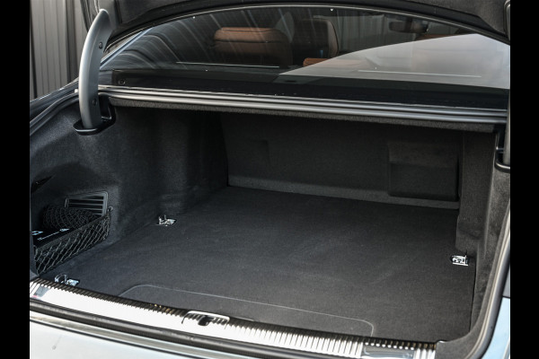 Audi A8 60 TFSI e quattro 463PK S-Line B&O Advanced | Head-Up Display | Achteras besturing | Panorama dak | Trekhaak | Soft-Close | Alcantara hemel bekleding | Carbon inleg | 360 Camera | Standkachel | Adaptive Cruise Control