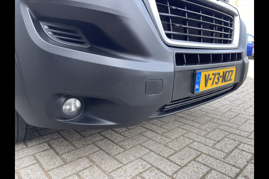 Peugeot Boxer 335 2.2 BlueHDi 165pk L2H2 Premium / vaste prijs rijklaar € 16.950 ex btw / lease vanaf € 285 / airco / cruise / navigatie / euro 6 / bpm vrij / trekhaak 2500 kg !