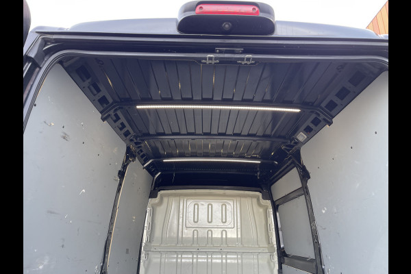 Peugeot Boxer 335 2.2 BlueHDi 165pk L2H2 Premium / vaste prijs rijklaar € 16.950 ex btw / lease vanaf € 285 / airco / cruise / navigatie / euro 6 / bpm vrij / trekhaak 2500 kg !