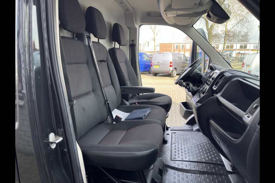 Peugeot Boxer 335 2.2 BlueHDi 165pk L2H2 Premium / vaste prijs rijklaar € 16.950 ex btw / lease vanaf € 285 / airco / cruise / navigatie / euro 6 / bpm vrij / trekhaak 2500 kg !