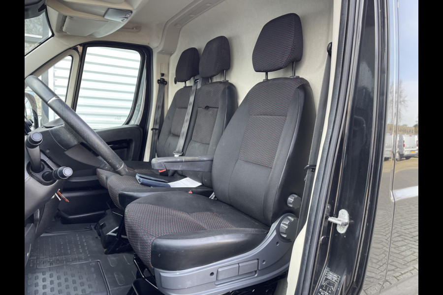 Peugeot Boxer 335 2.2 BlueHDi 165pk L2H2 Premium / vaste prijs rijklaar € 16.950 ex btw / lease vanaf € 285 / airco / cruise / navigatie / euro 6 / bpm vrij / trekhaak 2500 kg !