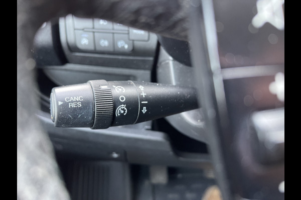 Peugeot Boxer 335 2.2 BlueHDi 165pk L2H2 Premium / vaste prijs rijklaar € 16.950 ex btw / lease vanaf € 285 / airco / cruise / navigatie / euro 6 / bpm vrij / trekhaak 2500 kg !