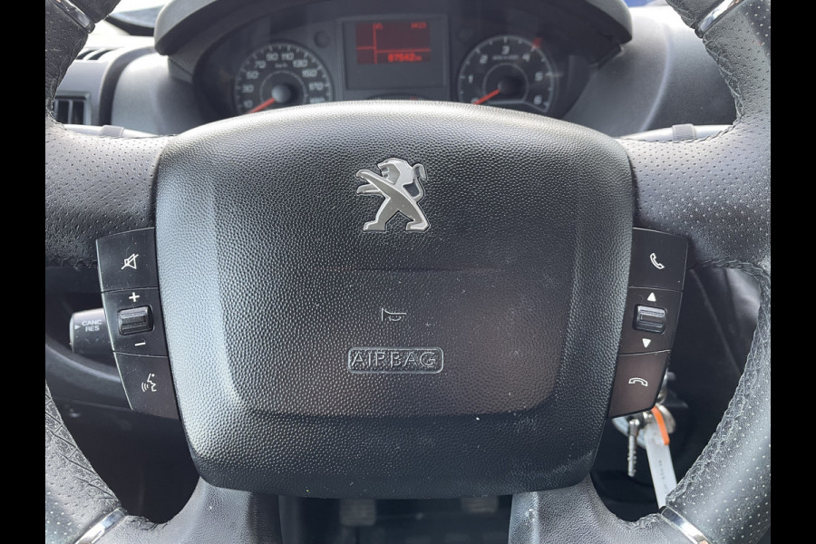 Peugeot Boxer 335 2.2 BlueHDi 165pk L2H2 Premium / vaste prijs rijklaar € 16.950 ex btw / lease vanaf € 285 / airco / cruise / navigatie / euro 6 / bpm vrij / trekhaak 2500 kg !