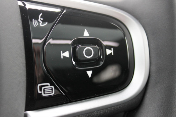 Volvo XC60 T8 455PK Automaat AWD Ultra Black Edition 360 graden camera / Head-up display / Panoramisch schuif-kanteldak / 21" lichtmetalen velgen / Extra getinte ramen vanaf de B-stijl