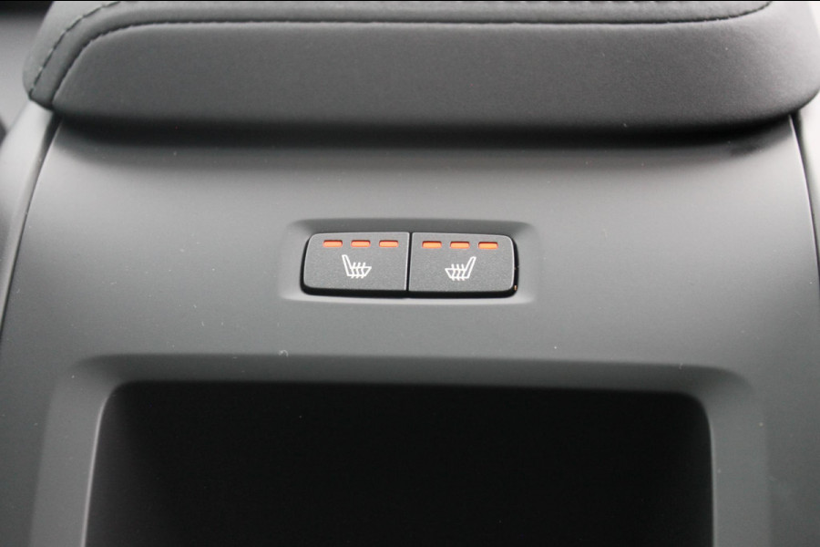 Volvo XC60 T8 455PK Automaat AWD Ultra Black Edition 360 graden camera / Head-up display / Panoramisch schuif-kanteldak / 21" lichtmetalen velgen / Extra getinte ramen vanaf de B-stijl