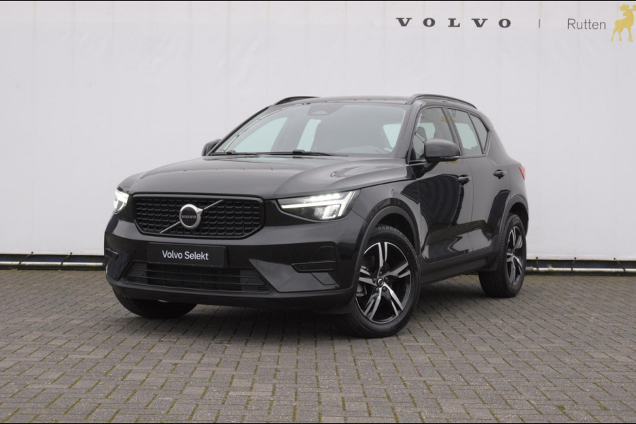 Volvo XC40 B3 177PK Automaat Plus Dark / Elektrische stoelen met geheugen / Keyless entry / Elektrische achterklep / Harman Kardon audio / Parkeersensoren met camera / stoel - en stuurwielverwarming /