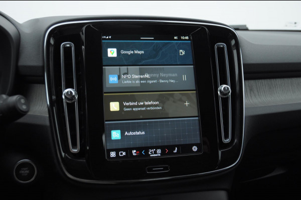 Volvo XC40 B3 177PK Automaat Plus Dark / Elektrische stoelen met geheugen / Keyless entry / Elektrische achterklep / Harman Kardon audio / Parkeersensoren met camera / stoel - en stuurwielverwarming /