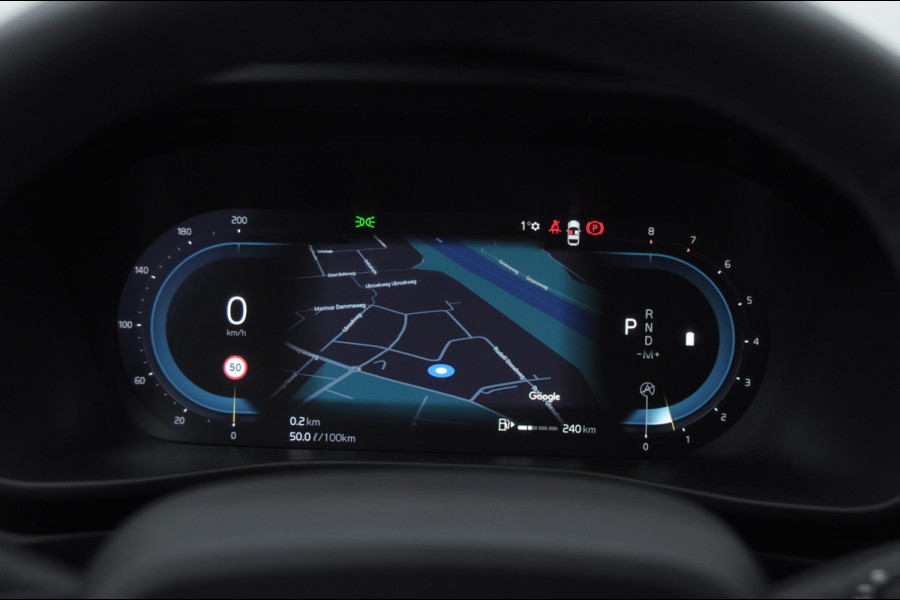 Volvo XC40 B3 177PK Automaat Plus Dark / Elektrische stoelen met geheugen / Keyless entry / Elektrische achterklep / Harman Kardon audio / Parkeersensoren met camera / stoel - en stuurwielverwarming /